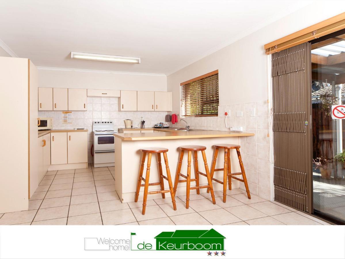 De Keurboom Guesthouse Kuils River Bagian luar foto