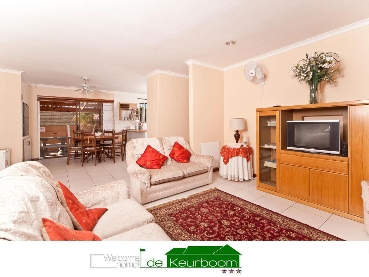 De Keurboom Guesthouse Kuils River Bagian luar foto